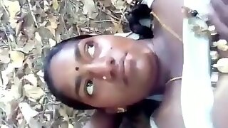 Desi indisk tamil tjej girija utomhus sex